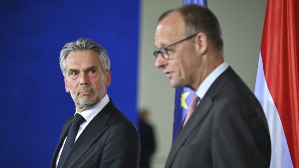 ميرز يتهم روسيا “الإرهاب ضد المدنيين” بعد هجمات على المناطق السكنية في أوكرانيا