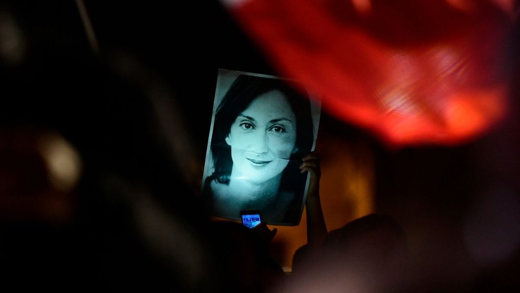 رجل يحكم عليهما بالسجن مدى الحياة بسبب تواطؤه في مقتل الصحفي المالطي