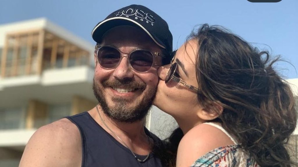 أحمد زاهر يثير قلق جمهوره بعد تعرض ابنته «ملك» لوعكة صحية