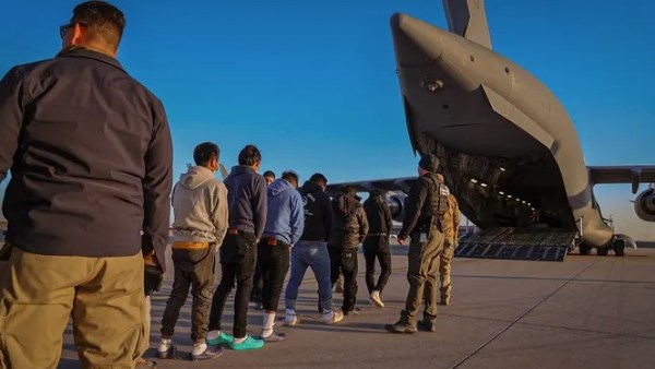 كوسوفو توافق على استضافة مهاجرين مرحلين من أمريكا