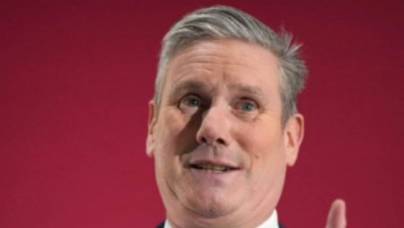 رئيس الوزراء البريطاني: الوضع الإنساني في غزة مروع