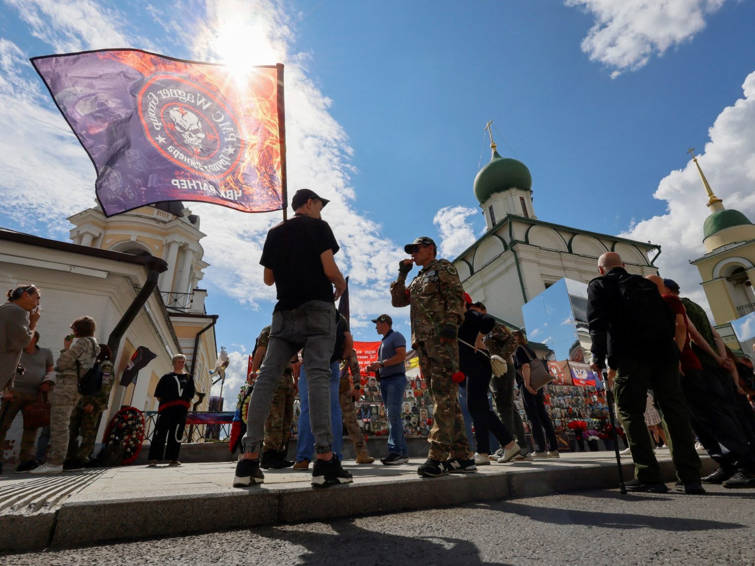 مرتزقة فاجنر روسيا يغادرون مالي ، فيلق أفريقيا للبقاء