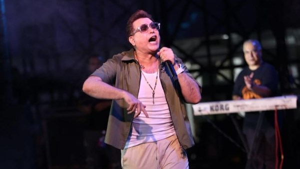 حكيم ينشر صور جديدة من حفلته في طنطا حكيم ينشر صور جديدة من حفلته في طنطا