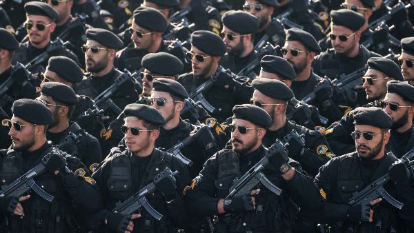 رويترز: الجيش الإيراني أصبح بلا رأس بعد الهجوم الإسرائيلي