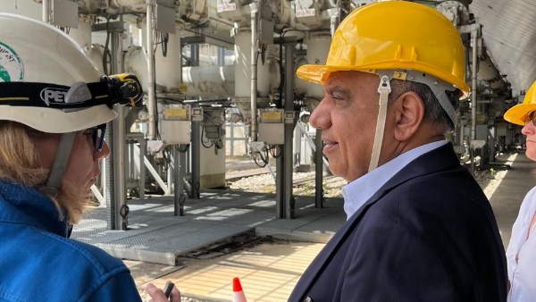 وزير الكهرباء يتفقد أكبر محطات الطاقة الكهرومائية في أوروبا