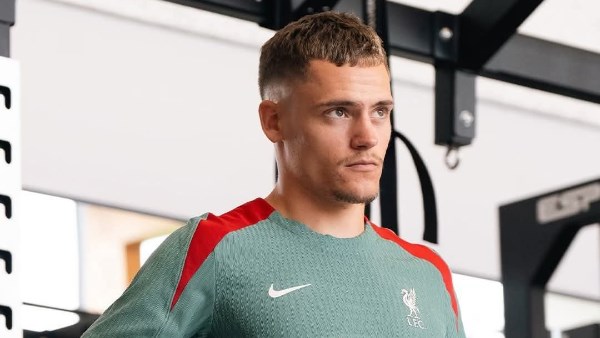 الظهور الأول لـ فيرتز في تدريب ليفربول”