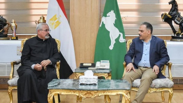الكنيسة القبطية الكاثوليكية بالشرقية تهنئ المحافظ بعيد الأضحى المبارك