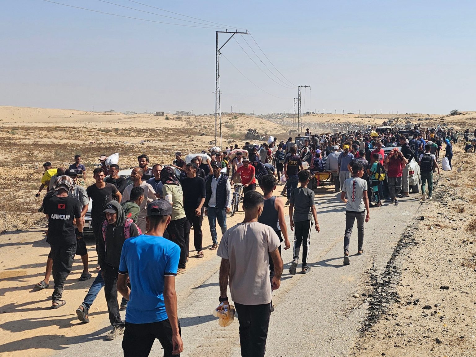 مسؤول طبي للجزيرة: الناس يتساقطون في شوارع غزة من شدة الجوع