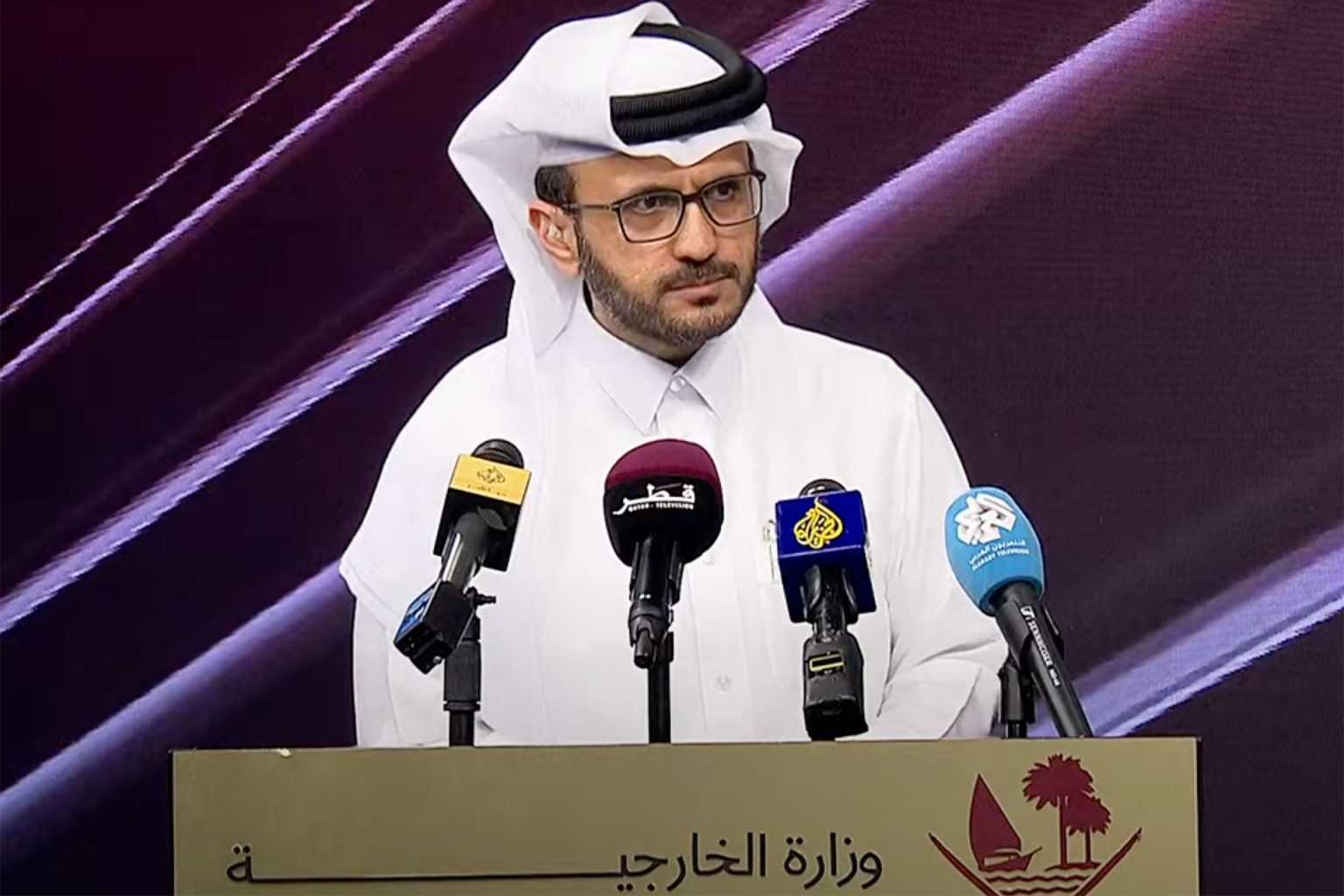 قطر تدين الهجوم الإيراني على قاعدة العديد وتدعو لحل النزاعات سلميا