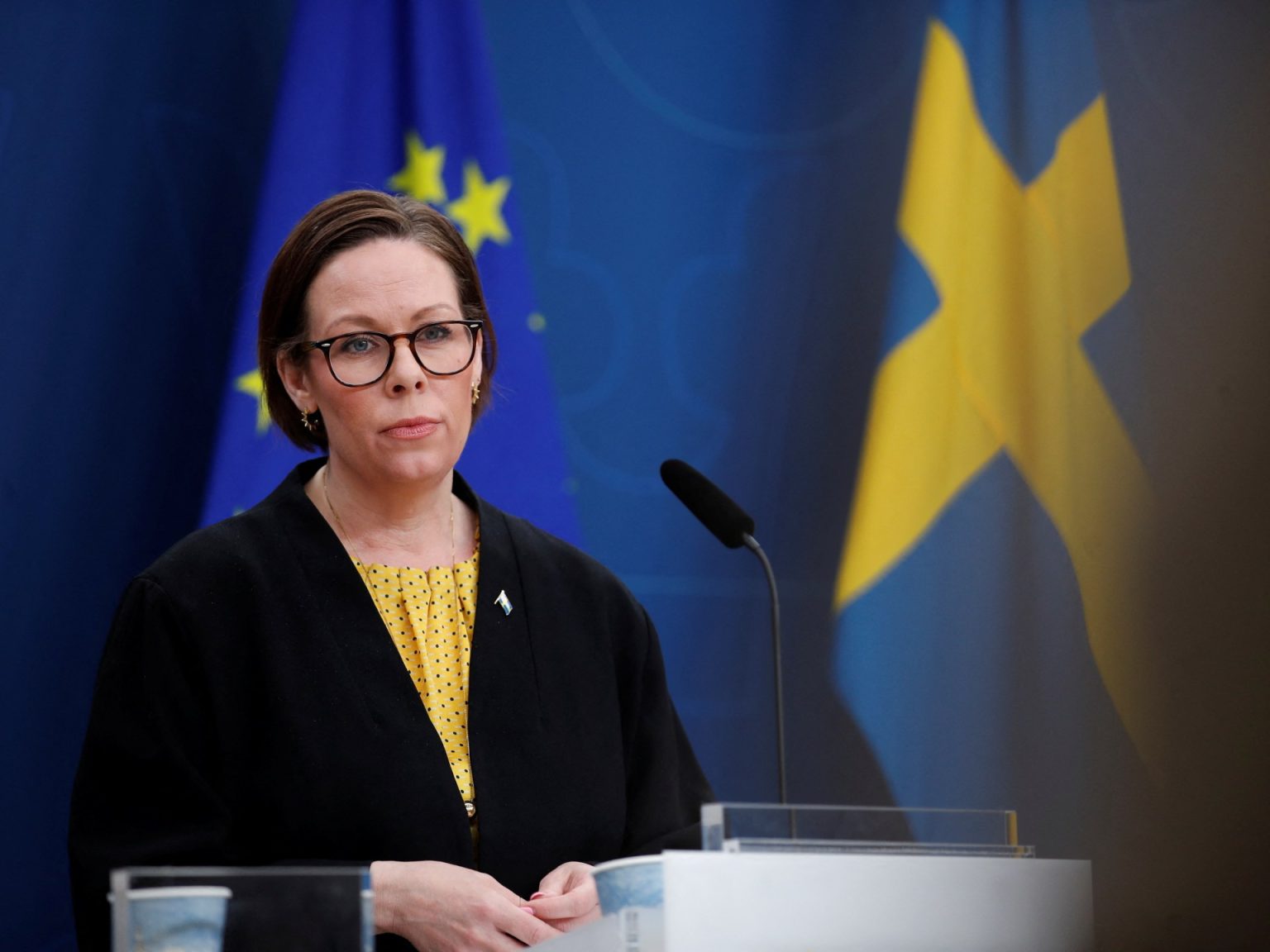 السويد تصف “التجويع” الإسرائيلي لغزة بجريمة حرب