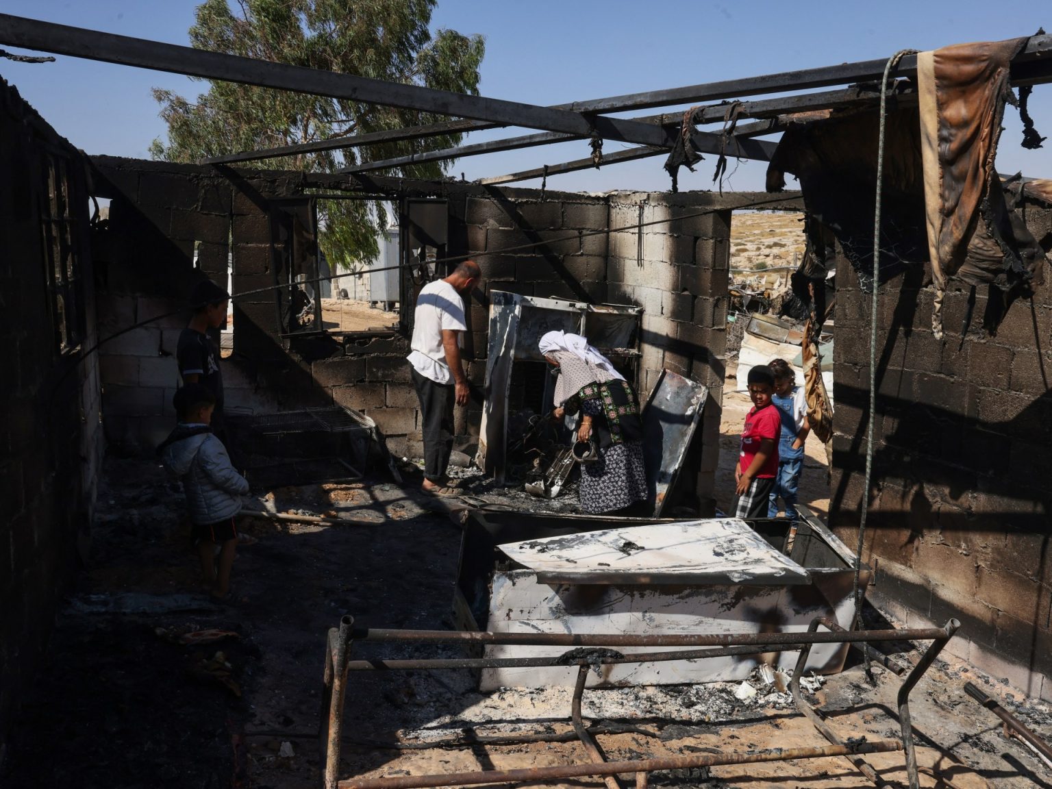 اقتحامات واعتقالات بالضفة ومستوطنون يؤدون طقوسا تلمودية بالأقصى