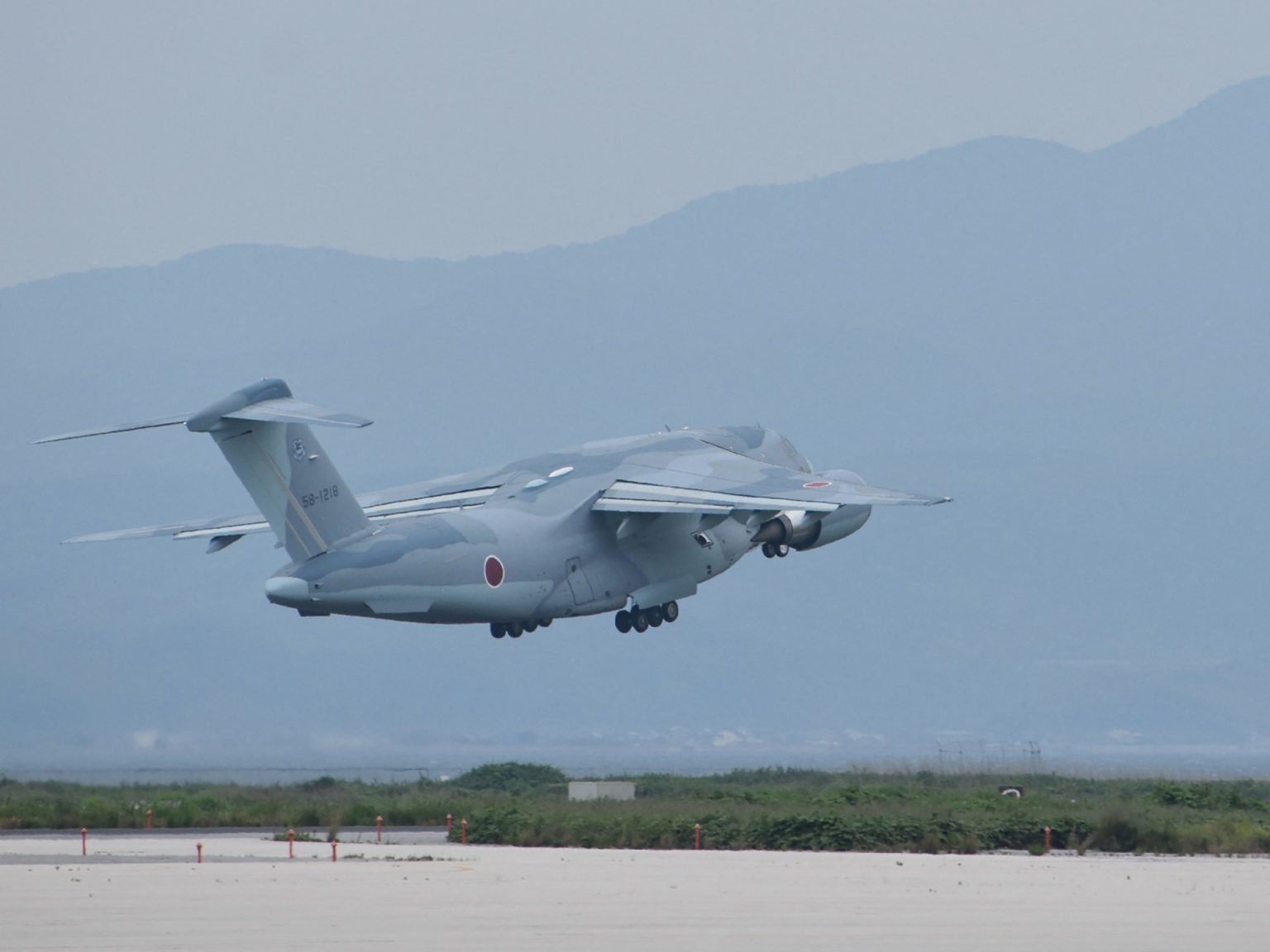 إجلاء رعايا عرب وغربيين وصينيين من إيران