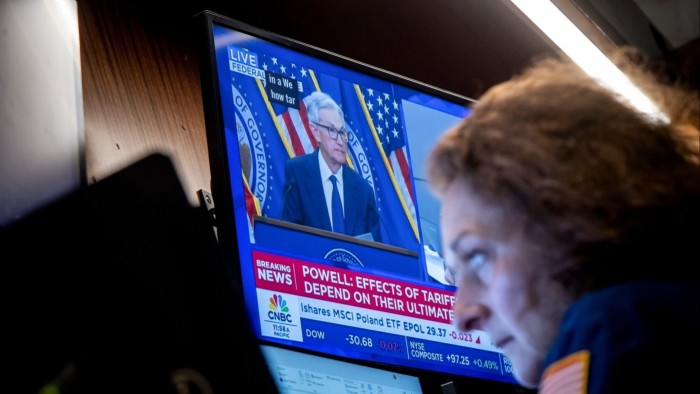 في لحظة مجنونة ، يتم الاحتياطي الفيدرالي الباهت جيد