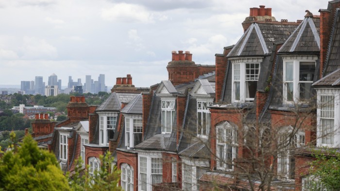 ملكية المملكة المتحدة تطلب الأسعار بعد الانخفاض غير العادي في يونيو