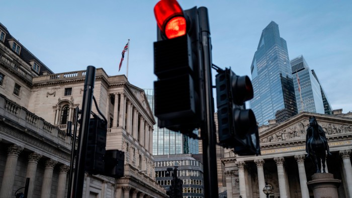 وحث بنك إنجلترا على الحد من مبيعات السندات يقول المستثمرون “يمكن” إعادة “البيع”