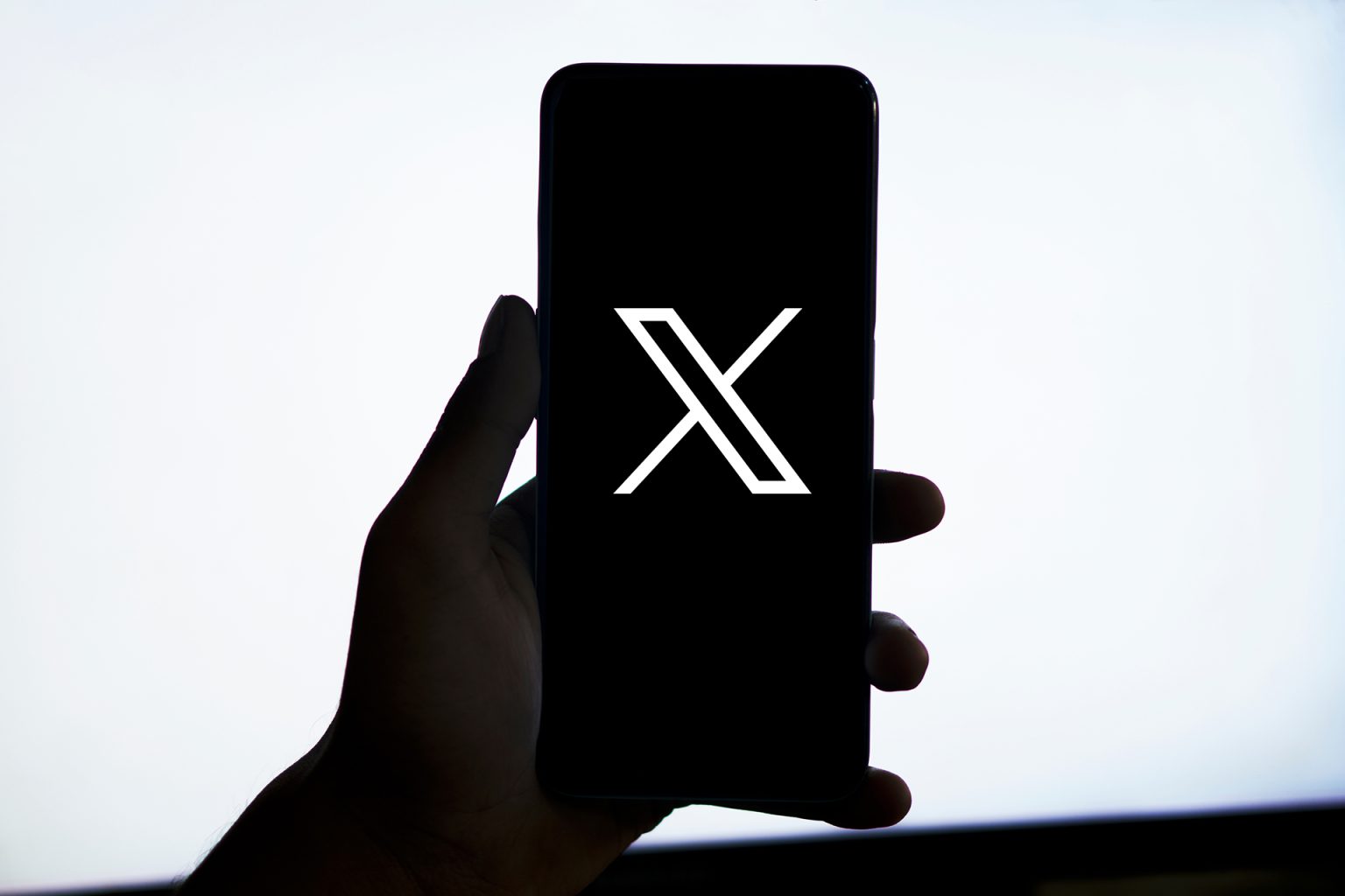 ماسك يطعن بقانون الإشراف على محتوى المنصات