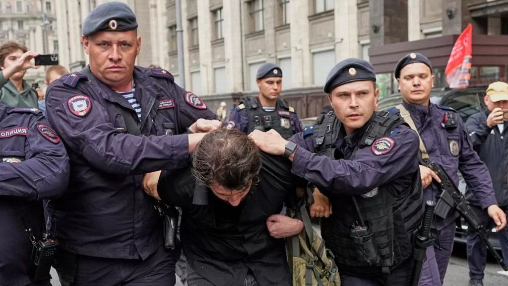 يجرم القانون الروسي الجديد البحث عن محتوى عبر الإنترنت يعتبر “متطرف”