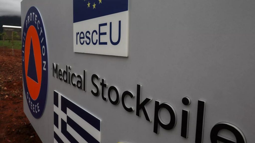 استراتيجية التخزين: تطلب بروكسل من الدول الأعضاء التحقق مما إذا كانت مجموعات البقاء الخاصة بها محدثة