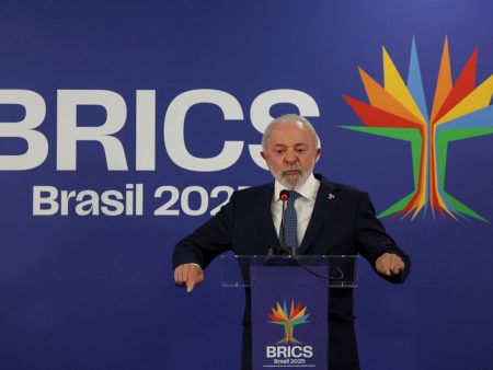 دونالد ترامب يهدد بلدان البريكس “غير الأمريكي” بنسبة 10 في المائة من التعريفة الجمركية