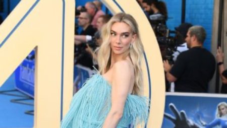 بيدرو باسكال وفانيسا كيربي في العرض الخاص لفيلم “The Fantastic Four” في لندن