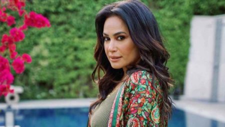 خبر صادم.. هند صبري تنعى المخرج الراحل سامح عبد العزيز