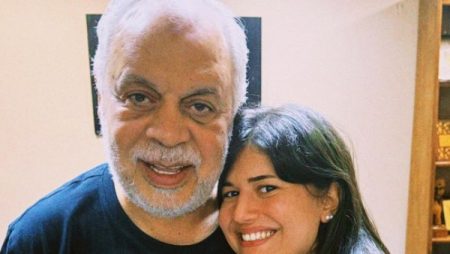 ديانا هشام تحتفل بتخرجها وتوجه رسالة لـ أشرف زكي