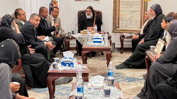الأنبا أقلاديوس يستقبل وفد من البنك الزراعي بالأقصر