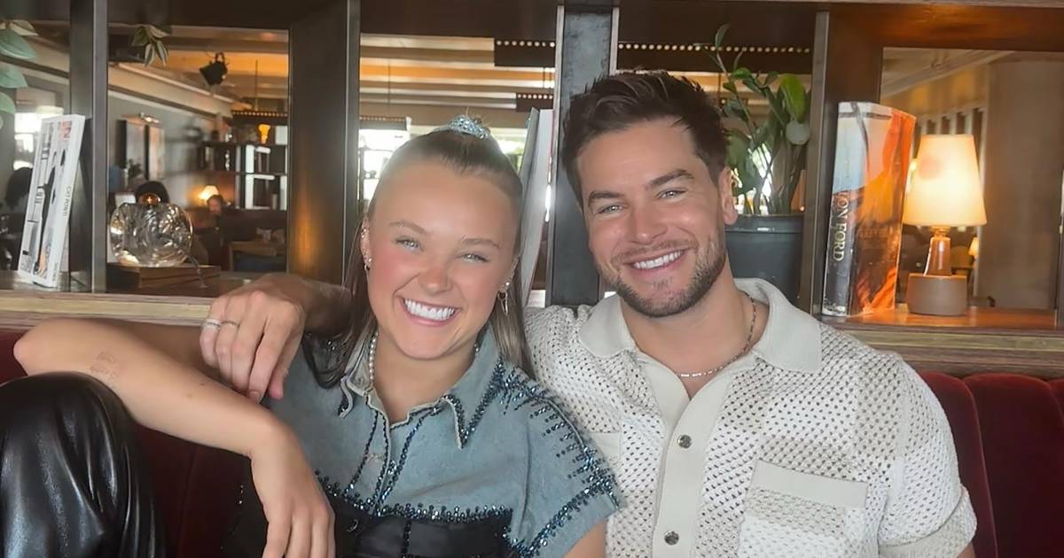 كريس هيوز يشاهد الكثير من أمهات الرقص مع Jojo Siwa