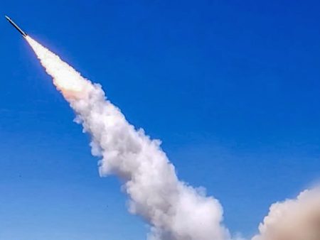 الجيش الإسرائيلي يعترض صاروخا من اليمن بعد أيام من هجمات على الحديدة