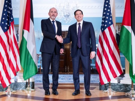 الولايات المتحدة والأردن يبحثان دعم وقف إطلاق النار بالسويداء