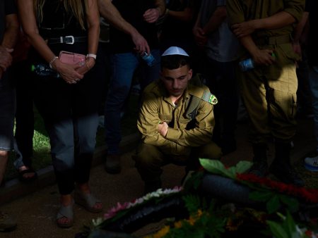 هآرتس: انتحار جندي إسرائيلي في لواء غولاني بعد التحقيق معه