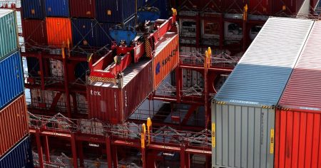 أوروبا تخطط للرد على الرسوم الأميركية مع تشدد موقف ترمب