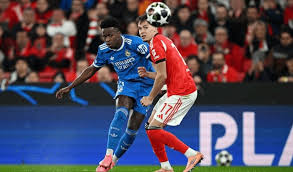 الكرة العالمية: فينيسيوس يحسم قمة بنفيكا والجدل يخطف الأضواء