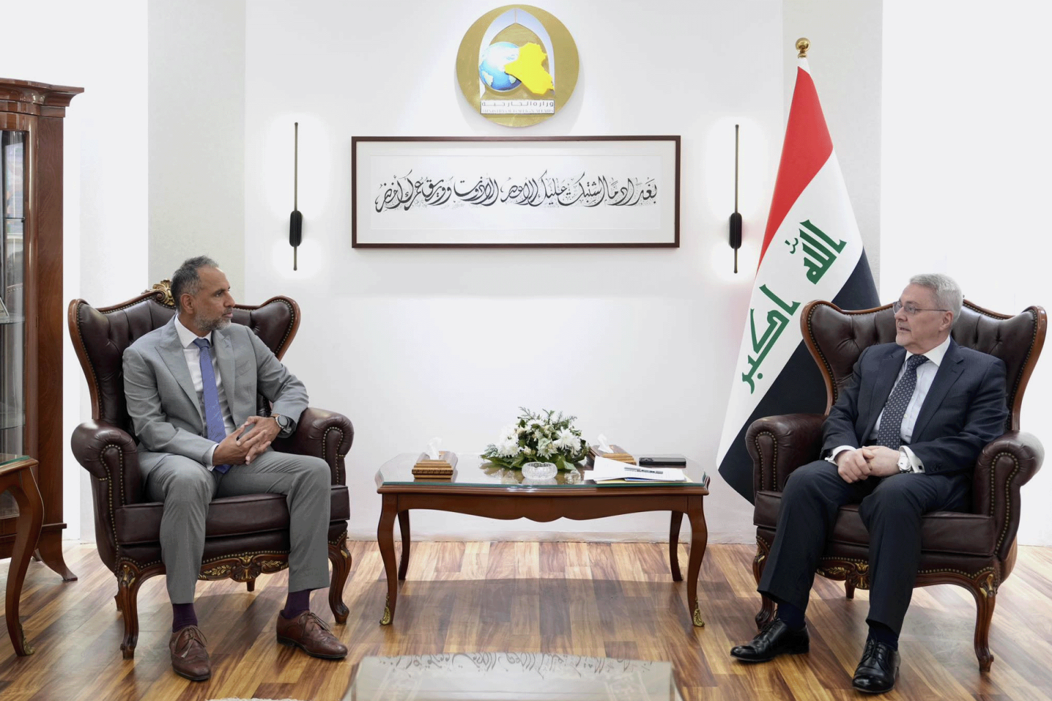 ردود غاضبة بسبب تصريحات السفير البريطاني بالعراق بشأن الحشد الشعبي