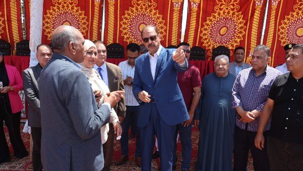 محافظ سوهاج يتفقد مقر اللجنة العامة استعدادًا لانتخابات مجلس الشيوخ