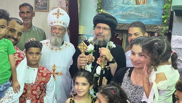 تدشين أواني وسيامة شمامسة بكنيسة القديس موسى بالعمارية الشرقية