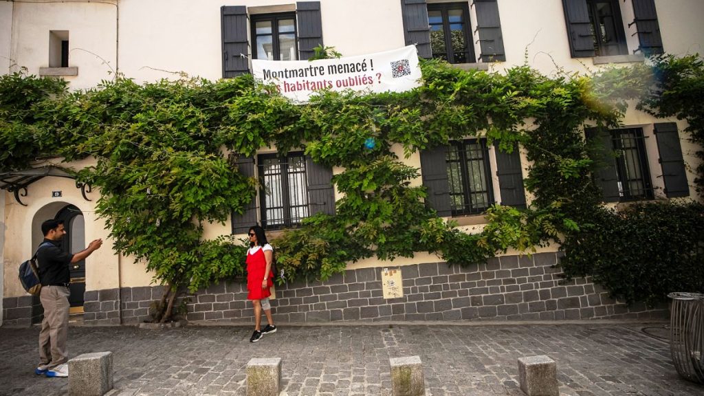 سكان باريس يقاتلون الاغتراب و “ديزنيفاينت” في حي مونمارتر المحبوب