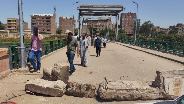 إغلاق كوبري الحواتكه في أسيوط لإجراء أعمال الصيانة| صور