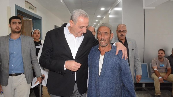 محافظ الغربية يجري جولة مفاجئة بمستشفى طنطا العام الجديد