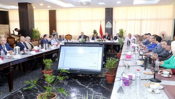 محافظ الشرقية: دعم كامل لجامعة الزقازيق لاستمرار تأدية رسالتها العلمية والطبية