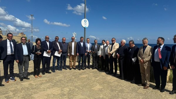 وزيرا الزراعة والشؤون النيابية يبدآن زيارة لإيطاليا بمنشآت زراعية في باري