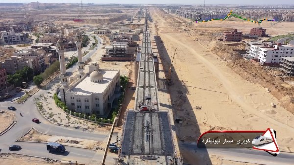 النقل تكشف عن صور جديدة لتقدم أعمال الخط الأول من القطار الكهربائي السريع