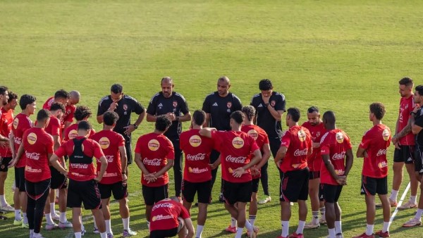 الأهلي يجدد تعاقده مع شركة ملابس فريق الكرة حتى 2030