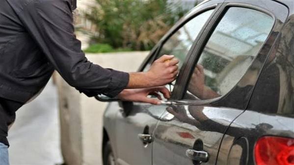سرقة سيارة