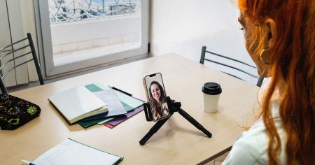 أين تذهب للحصول على جدية في تعلم اللغة: Lingoda ، preply ، Fluenz