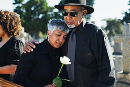 توفيت صديقتي المقربة منذ 50 عامًا وعائلتها تطردني