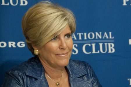 تشارك Suze Orman النصائح للمتقاعدين في بيع العقارات