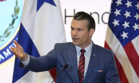 إقالة رئيس أركان البحرية: الأسباب وراء قرار وزير الحرب