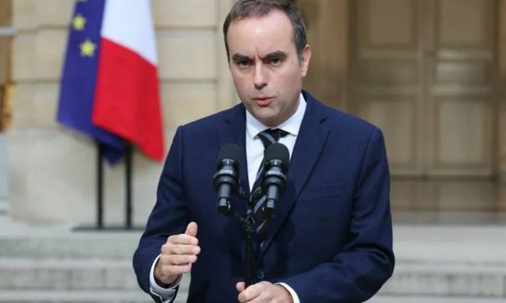 ماكرون يكلف لوكورنو بمحادثات حاسمة مع الأحزاب الفرنسية