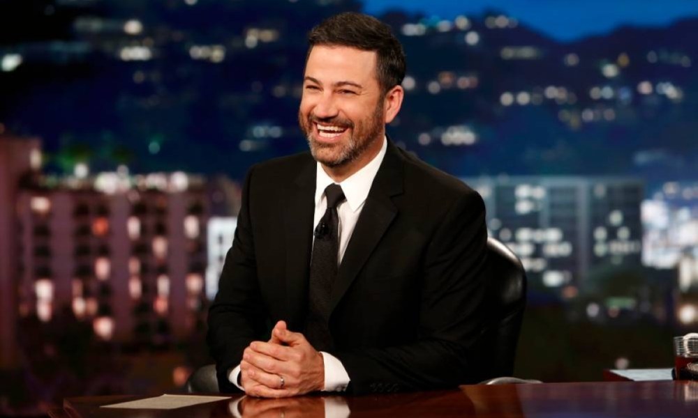 جيمي كيميل يتصدر الشهرة بعد إيقاف برنامجه وتفوقه على ترمب